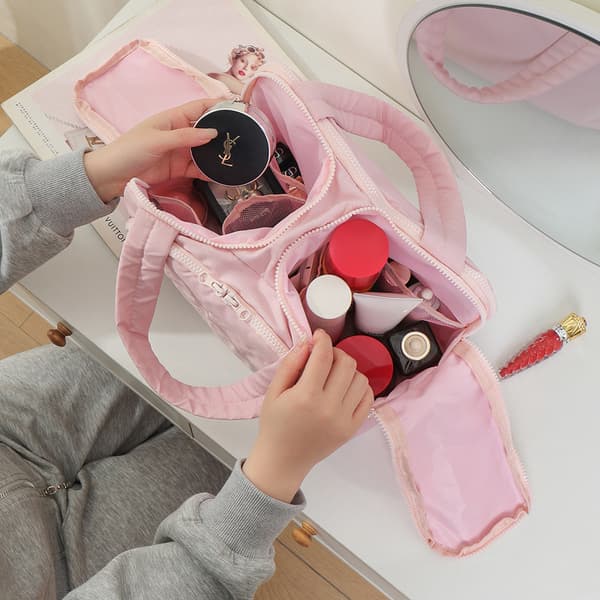 Bærbar og let makeup-taske til kvinder, rejsearrangør, multifunktionel polyester opbevaringstaske Purple