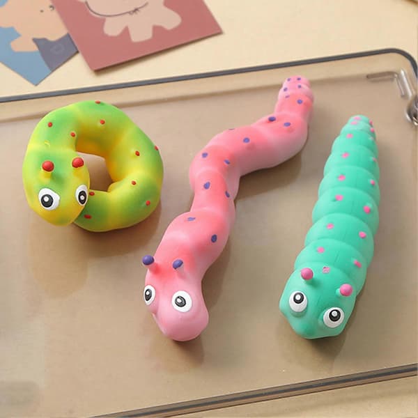 Caterpillar Stretchy Fidget Toy Sensorisk Caterpillar Squeeze Toy 3D Worm Sakte stigende leketøy for barn