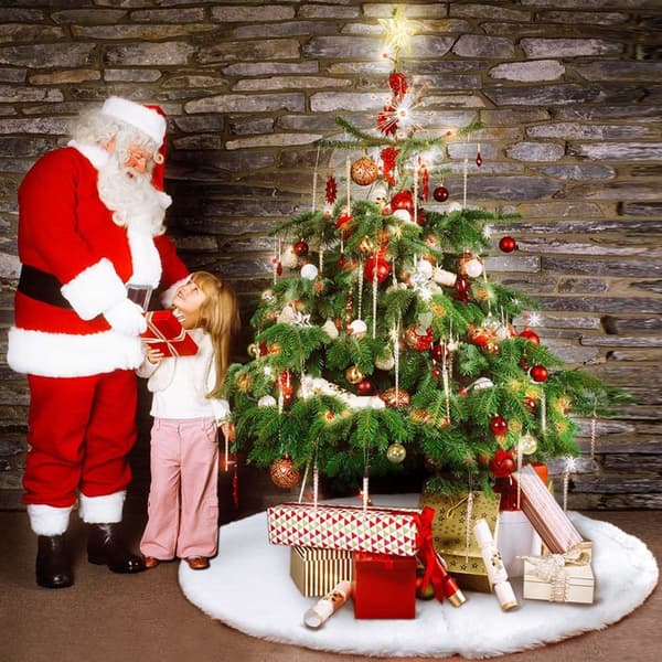 Store nålespids julestrømper til julefrokost bondegårdsdekorationer