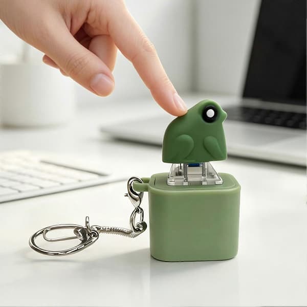 Frog Croaking Fidget Toy – with Lights & Sounds – Rechargeable Keyboard Keychain 2pcs