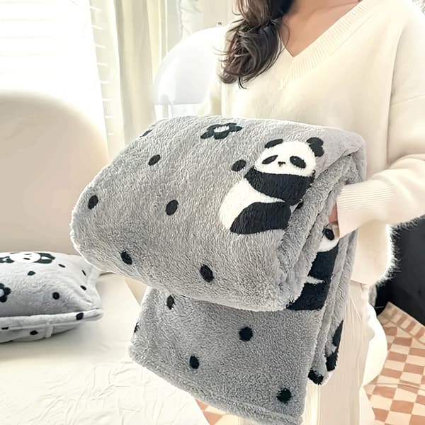 Glamorous Flannel Blanket with Panda Motif - Reversible, Year-Round, Multifunctional Comfort - 100% Polyester, Machine Washable Polychrome Polychrome Polychrome 150*200cm