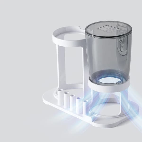 Holder for munnskyller, egnet for oppbevaring av munnskyller