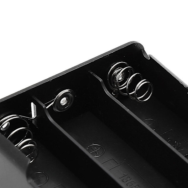 5 kpl 18650 ladattava akku 3,7 V case , jossa johdin C