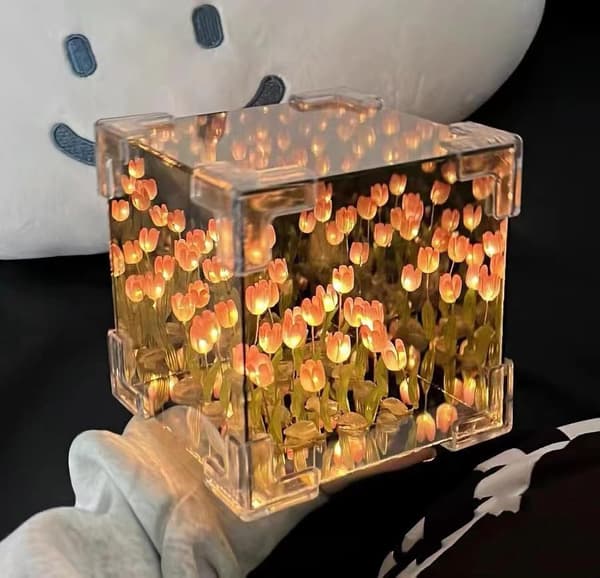 Tulipan nattlys, Led Infinity speillampe (rosa)