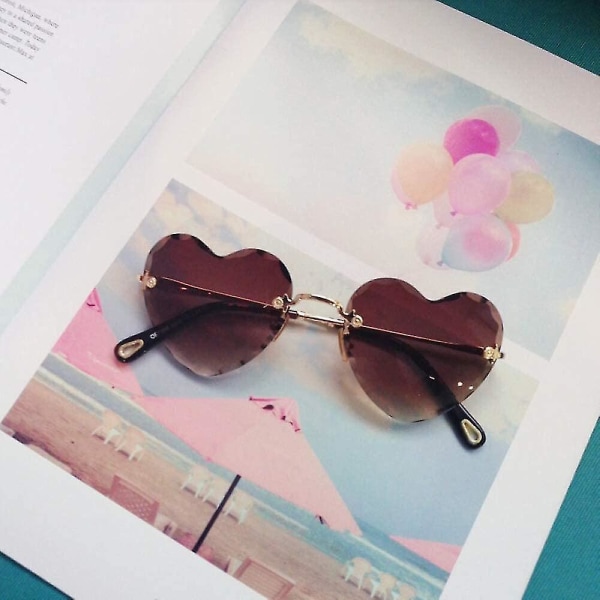 Fong Heart Solbriller Indfattede tynde metalstel Hjerteformede solbriller Søde briller til kvinder Brun