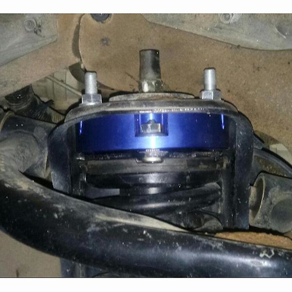Frontfjæring løfteoppsett for Toyota Hilux Vigocoil Avstandsstykker Fjærben støtdemper Fjærheving 25mm aluminiumbiltilbehør 25mm