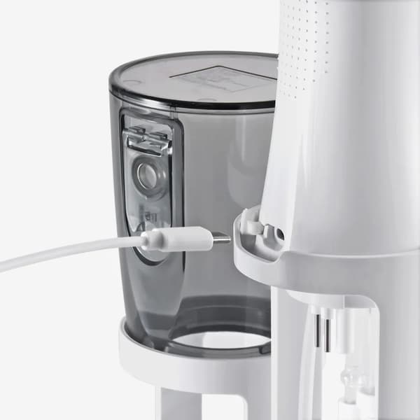 Holder for munnskyller, egnet for oppbevaring av munnskyller
