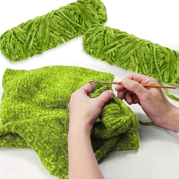 Strikkegarn til strikning og hækling 5 x 95g, chenillegarn, til garnprojekter Autumn fragrant green