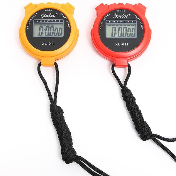 Sports Stopur Timer Omgangs Split Digitalt Stopur med Ur Kalender Alarm, Stort Display Stødsikkert Stopur