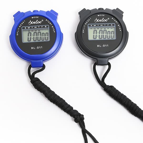 Sports Stopur Timer Omgangs Split Digitalt Stopur med Ur Kalender Alarm, Stort Display Stødsikkert Stopur