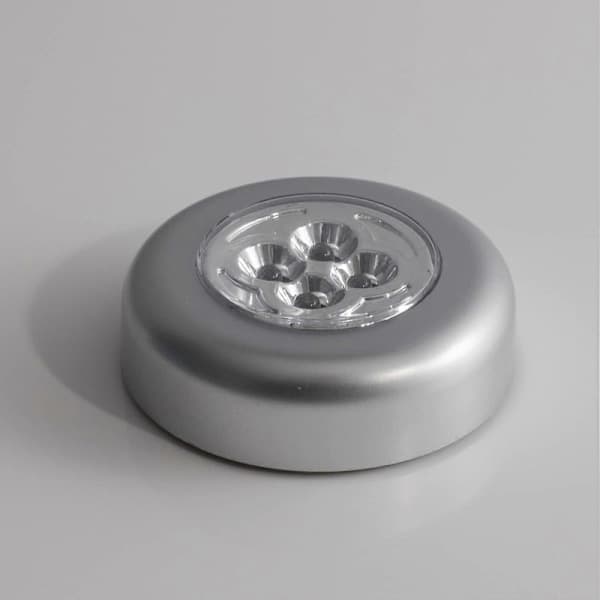 3 pariston virtalähdettä käyttävän itseliimautuvan kohdevalon sarja lämpimän valkoisilla LED-valoilla sisäkäyttöön 7*2.5cm