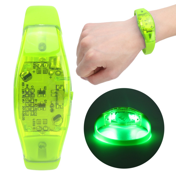 Nattløpende LED-armbånd Lydkontroll Lys opp Silikon Blinkende armbånd for PartyGreen