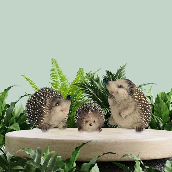 3 pieces decorative hedgehog figure, hedgehog baby in a leaf, realistic polyresin hedgehog