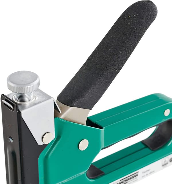 Mannesmann Häftpistol i plastfodral