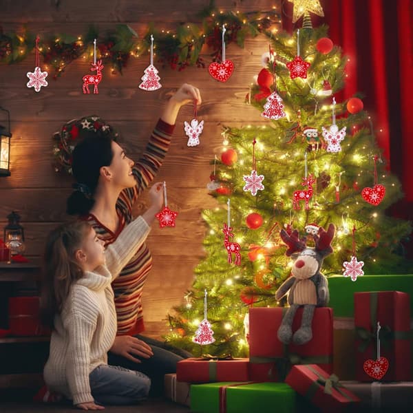 18 stycken träjulkulor snöflingor julgranshängande