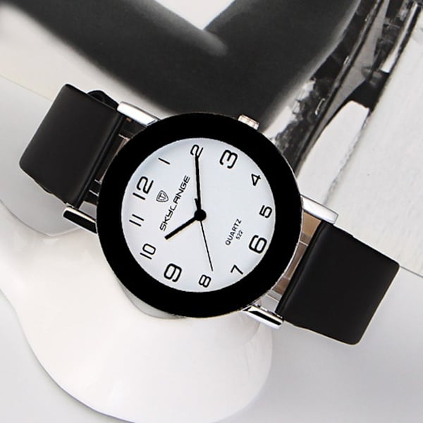 Kvinners klokke Quartz WristWatch 4 4