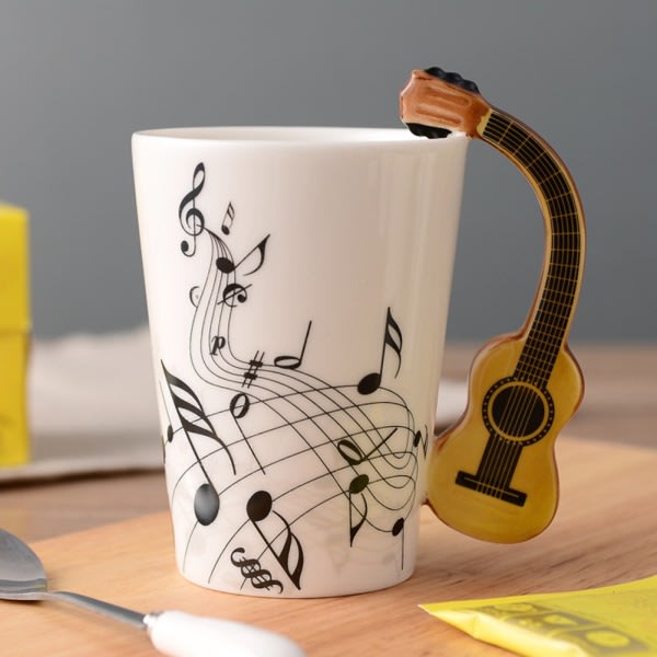 Underbara musikermuggar med instrumenthandtag Handhållen kaffekopp i elegant stil för musikälskare