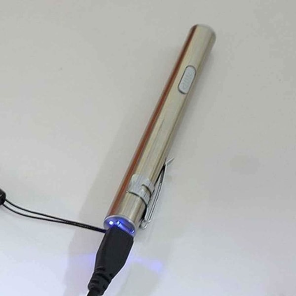 Brukbar design USB-opplastingsbar miniatyr i rostfritt stål Handy LED-lampe med klamme Bekväm og miljøvennlig