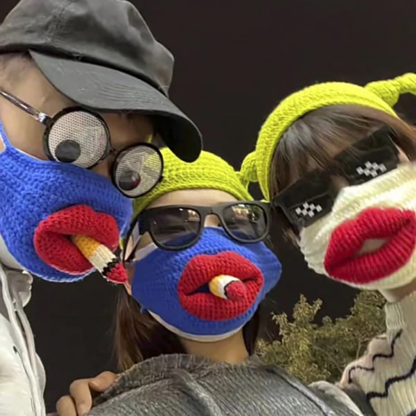 Korvmun handstickad mask Moderiktig bärbar ullgarnmask for festival Vit