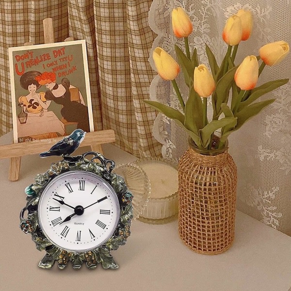 Vintage retro analoginen bordsklocka, europeisk retro bordsklocka med en fågelemaljklocka för vardagsrummet