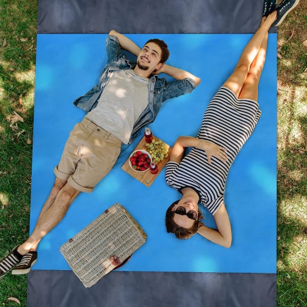 Utomhusstrandmatta picknickfilt, ekstra stor 210 x 200 cm Vattentät bärbar picknickstrandfilt, sandtät med 4 fasta naglar