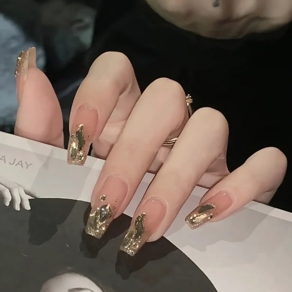Glänsande gyllene konstgjorda naglar Bekväma att bära naglar jelly glue model