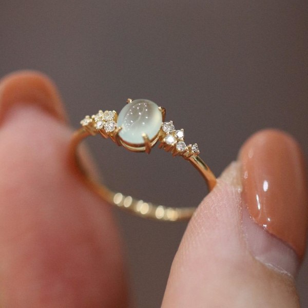 Naturlig månsten Delikat kvinnlig ring Flash Diamond White Ice Jade Ring Enkel Retro Elegant Kopparpläterad guld