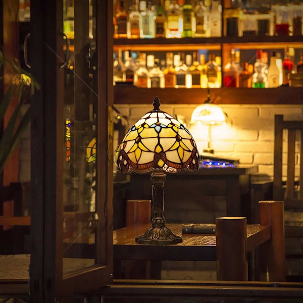 Tiffany-stil bordslampa, handgjord lampskärm i färgat glas, vardagsrum, bar Medelhavs bordsdekoration