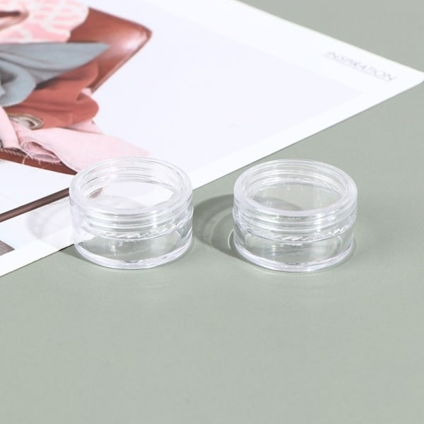 50 gjennomsiktige små 5g/ml plastkrukker for kosmetiske prøvebeholdere