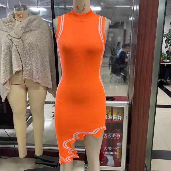 Damklänning Mode Casual axelbandsløs kontrastrand stickad tröjaklänning (oransje L)