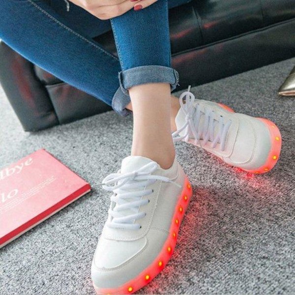 LED-sko sneakers Børn/Voksne, VITA - størrelse 27-45 Hvid White Storlek 43 Vita