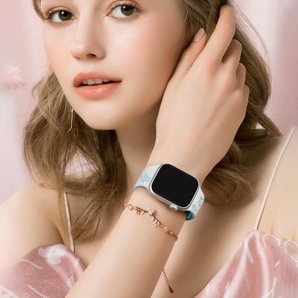 Kukallinen kaiverrettu ranneke Apple Watch -kelloille, naisten kellohihnalle, silikoninen kukka-perhonen urheilunauha Apple Watch -sarjoille, harmaa syaani Gray Cyan 42/44/45mm