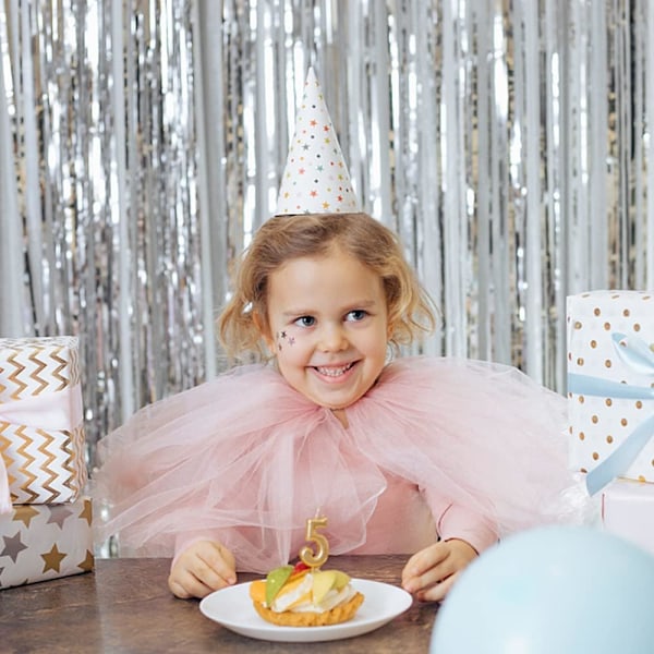 2-pack Foliegardin Bakgrund Silver Metallic Glittrande Folie fransgardiner Foto för Födelsedag Bröllop Förlovning Baby Shower Fest Dekorationer