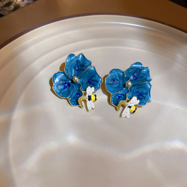 Silver pins painted bee flowers earrings high-end designer sense exaggerated earrings new ear accessories