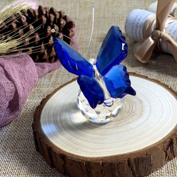 Kristall flygande fjäril med kristallkula bas Samlarobjekt djurstaty prydnadsfigur för julklapp (blå)