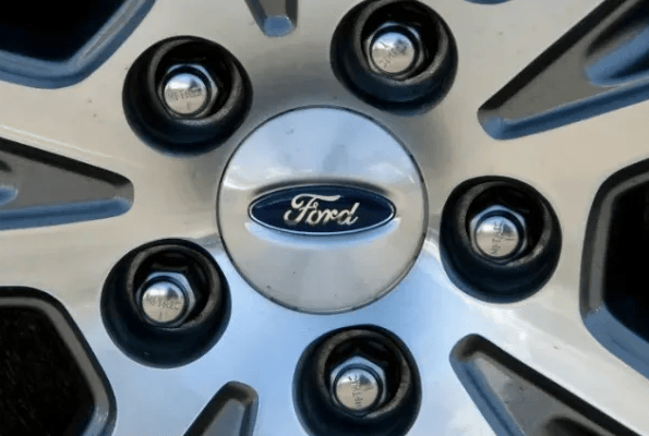 4-pakning - Ford Senterhette/Nav Logo - Bil 66mm - Sølv