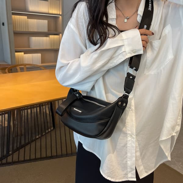 Årets populära nischväskor 2024 nya damväskor fashionabla superheta crossbody-väskor mångsidiga dumplingväskor