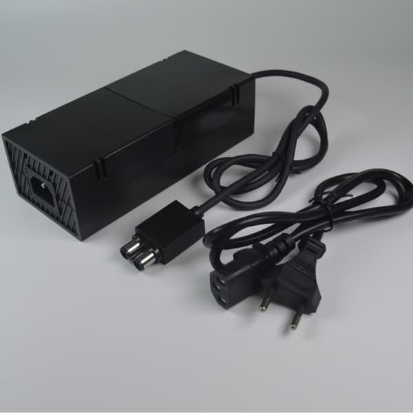 Xbox One strömadapter 100-240V 220W, inkluderar strömkabel