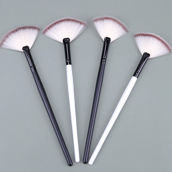 1 stk Makeup Tools Vifteformet sminkebørste White