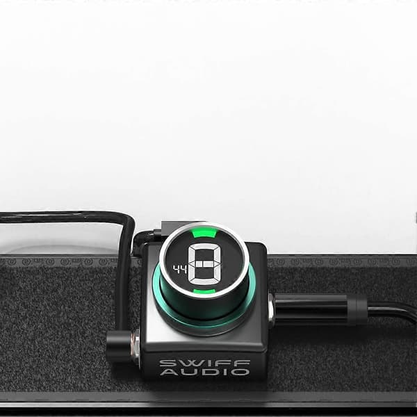 SWIFF C20 Innovativ Mini Pedalstämmare för Kromatisk Gitarrbasstämmning LED-Display Justerbart A4-Område Värde 430-449Hz