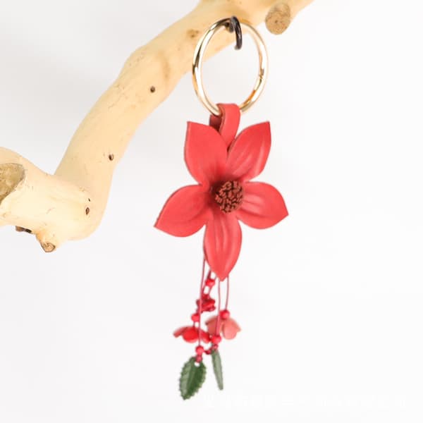 Nøglering i ægte læder med blomsterkvast til bilnøgler, Boho-tilbehør til kvinder