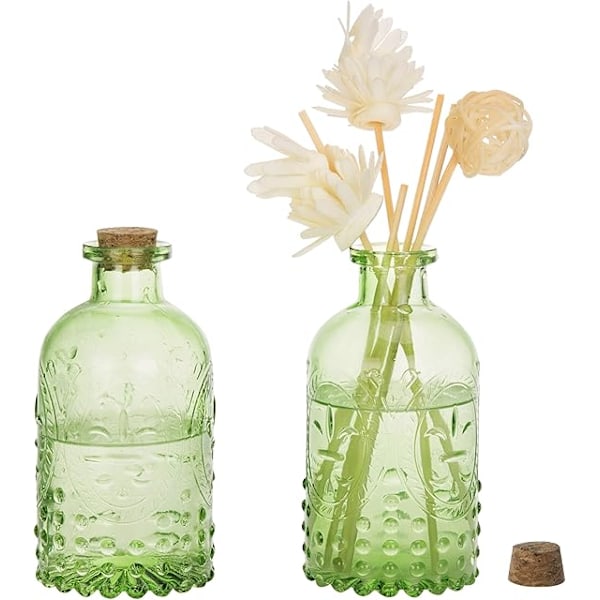 Vintage Præget Grøn Glas Lille Reed Diffuser Flaske med Korklåg, Dekorativ Blomstervase, Sæt med 2