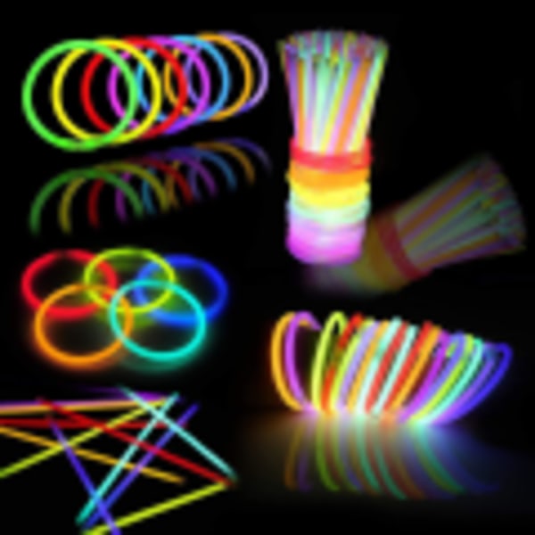 100-pack Glow Sticks Bulk Halloween Party Favors, 8 tum Glow Sticks Lys Upp Festen för Halloween Födelsedag Karneval