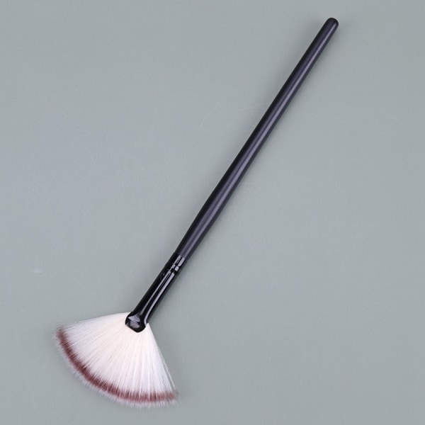 1 st Makeup Tools Fläktformad sminkborste Black