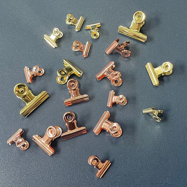 Metalliset bulldog-klipsit, 3,2 cm, 20 kpl (vaalea kulta)