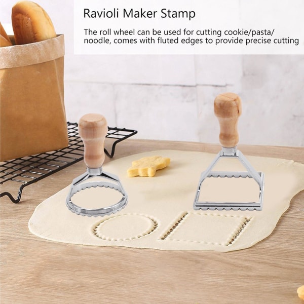 Ravioli Stamp Maker Cutter med rullehjulsæt, form med træhåndtag til riflet kant, pasta pr. wood color  silver