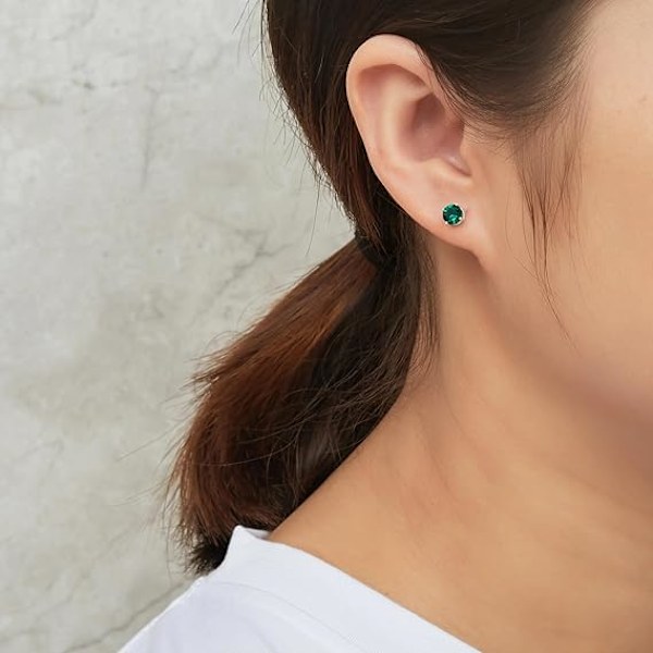 Maj (smaragd) födelsestensörhängen i sterlingsilver och Zirconia®-kristall