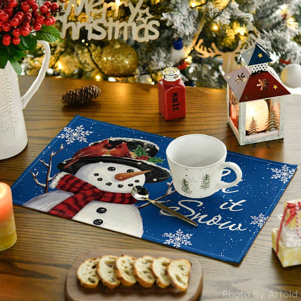 Röd Snögubbe Låt Det Snöa Vinter Underlägg Set om 4, 12x18 Tum Säsongsbetonad Jul Semester Bord Underlägg för Fest Kök Matplats Dekoration Blue