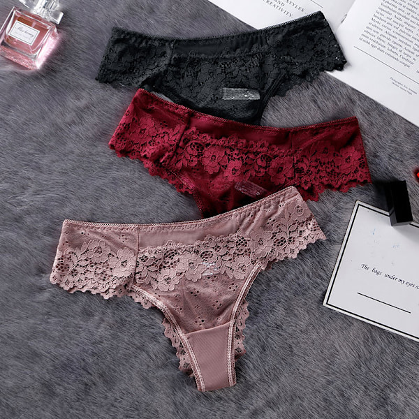 Fem stycken kvinnliga stringtrosor, sexiga och lätt transparenta, bärs utan att framhäva underkläderna, plus size underkläder för kvinnor. M