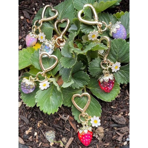 Sød Jordbær Nøglering, Taske Charms, Kawaii Hjerte Blomst Daisy Nøgleringe Tilbehør Dekoration Til Piger Pung Gave Red